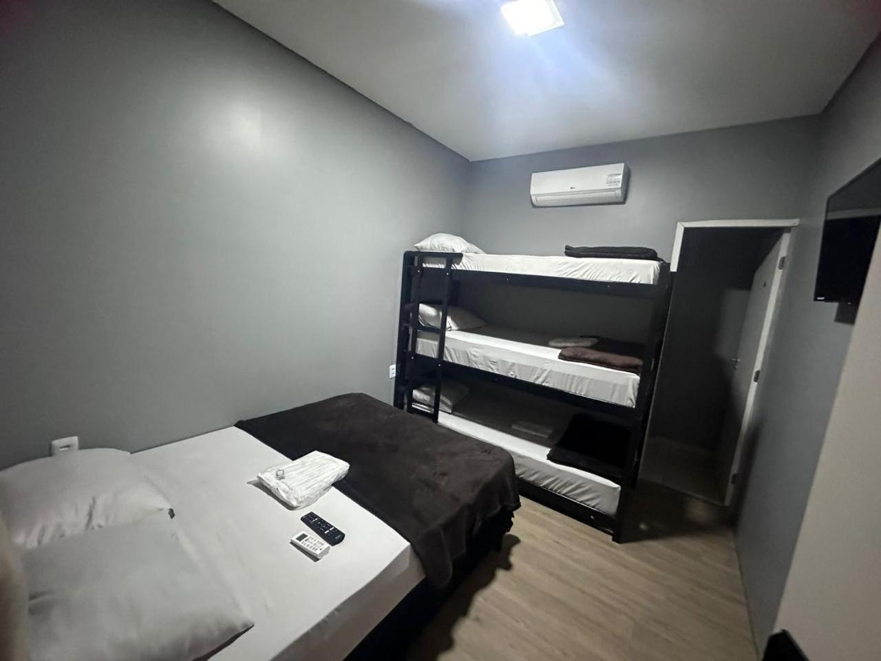 On Hostel II Gru Aeroporto Translado 24 Hs กัวรูยุส ภายนอก รูปภาพ